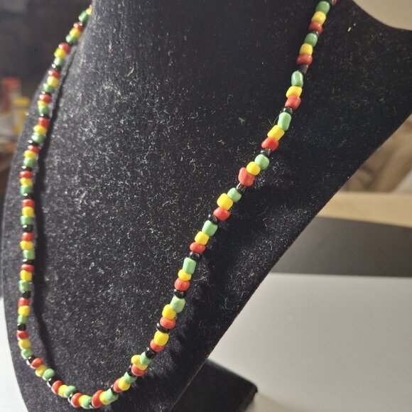 NECKLACE - Picture 2 of 3